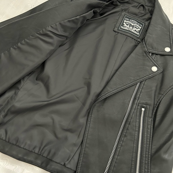 Levi’s Leather Jacket - Picture 3 of 4